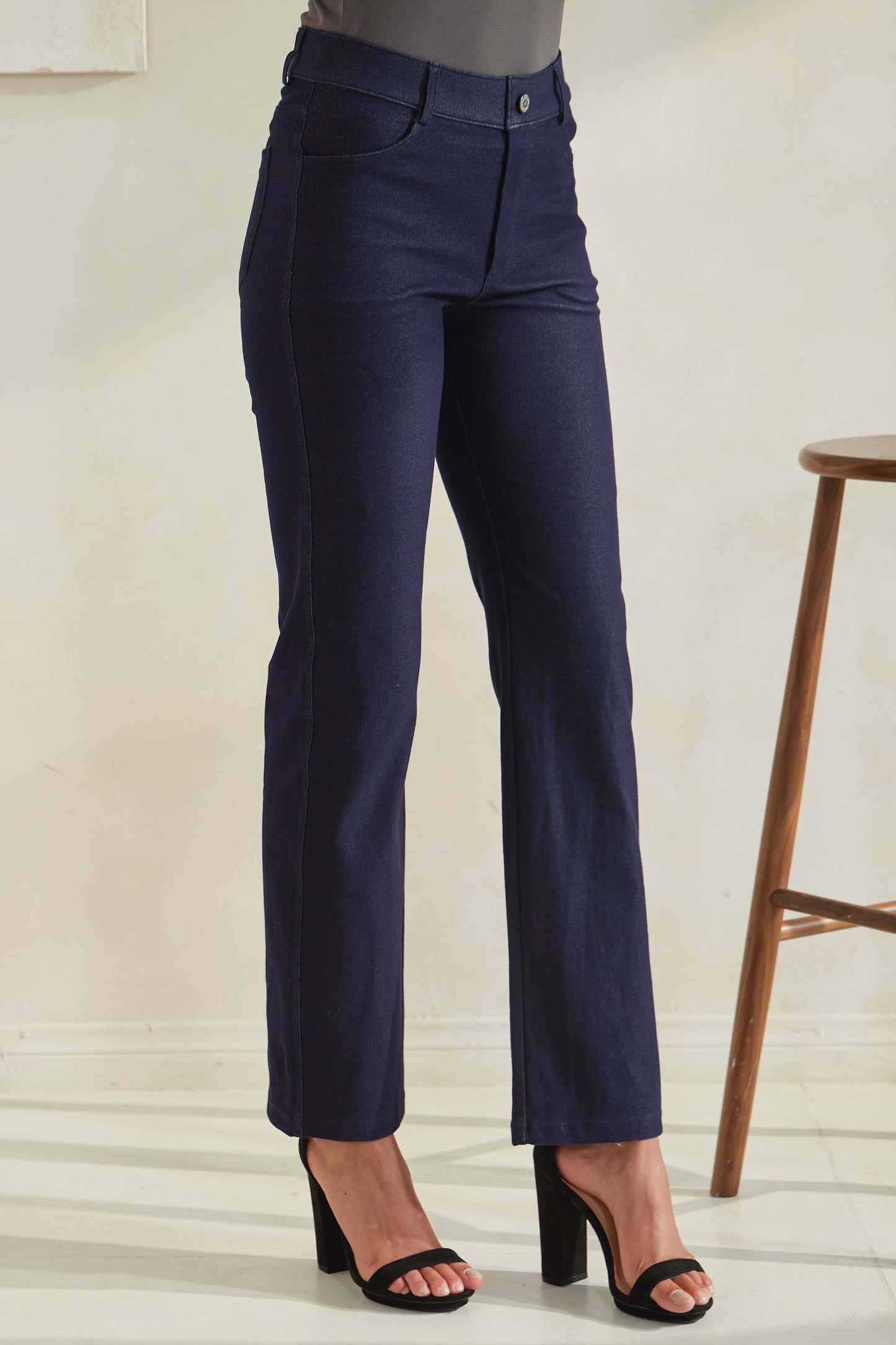 Women's Classic Solid Straight Leg Jeggings - Yelete