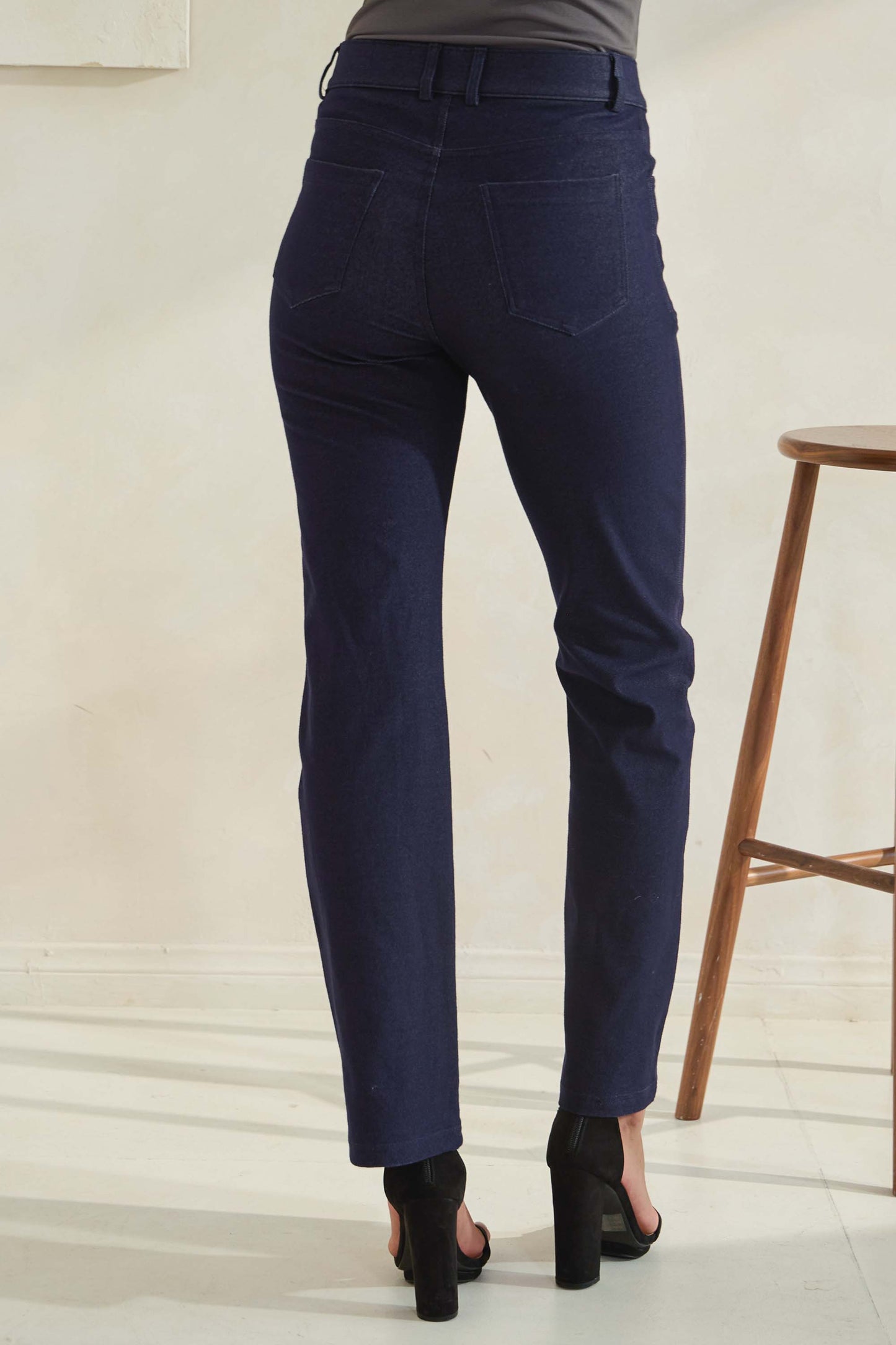 Women's Classic Solid Straight Leg Jeggings - Yelete