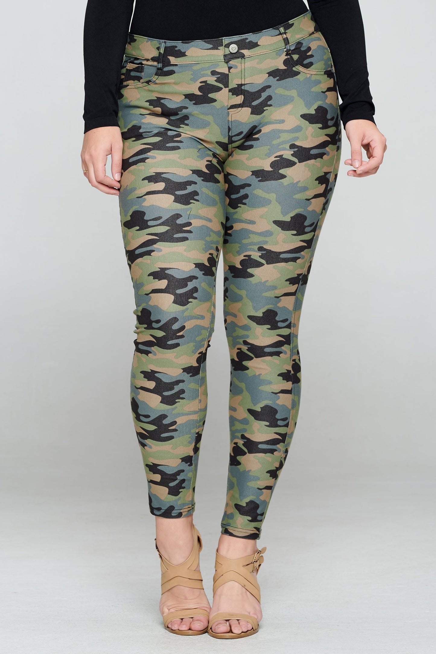 Plus Size Women's Camouflage 5-Pocket Cotton Blend Jeggings - Yelete