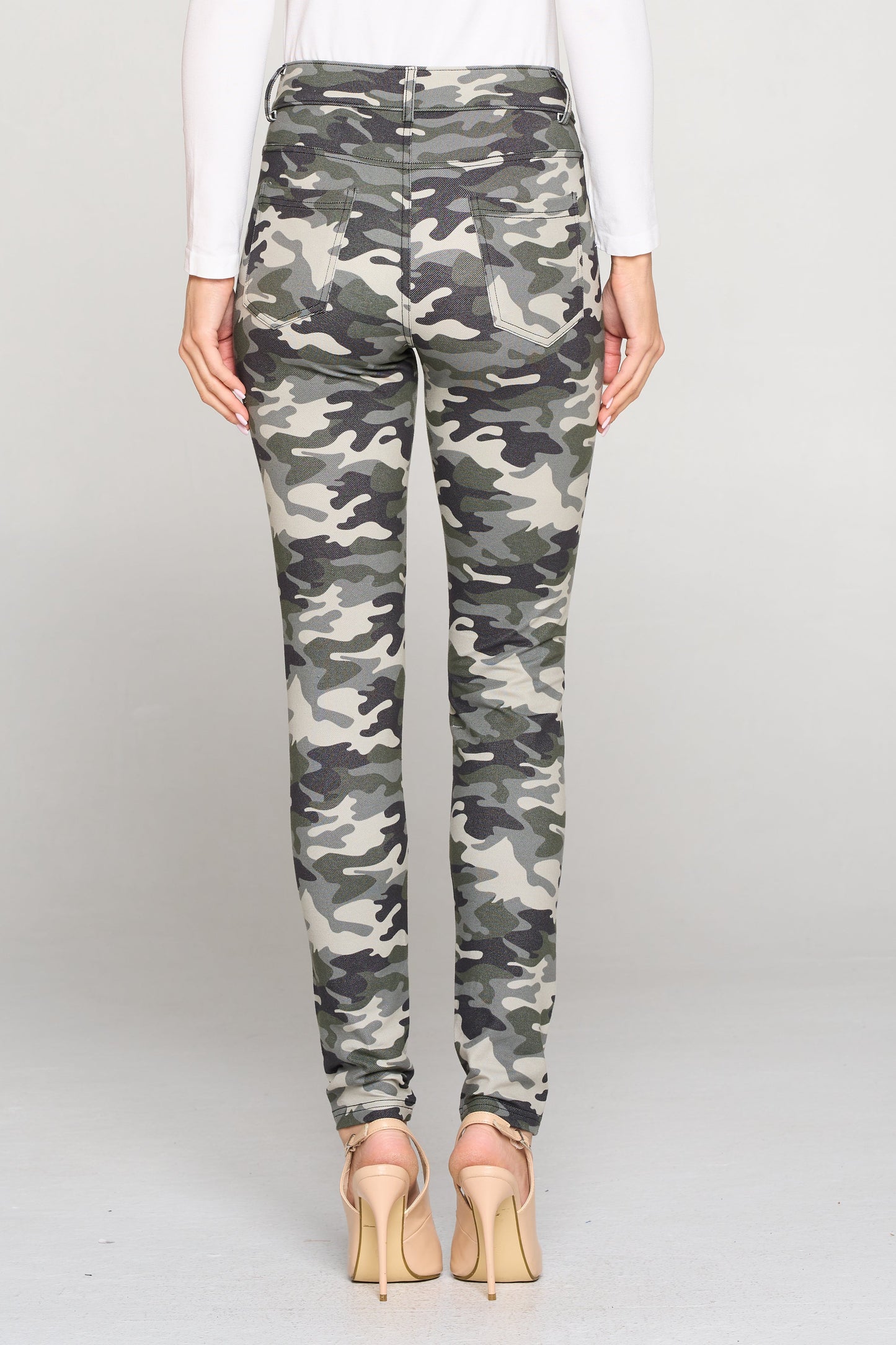Women's Camouflage 5-Pocket Cotton Blend Jeggings - Yelete