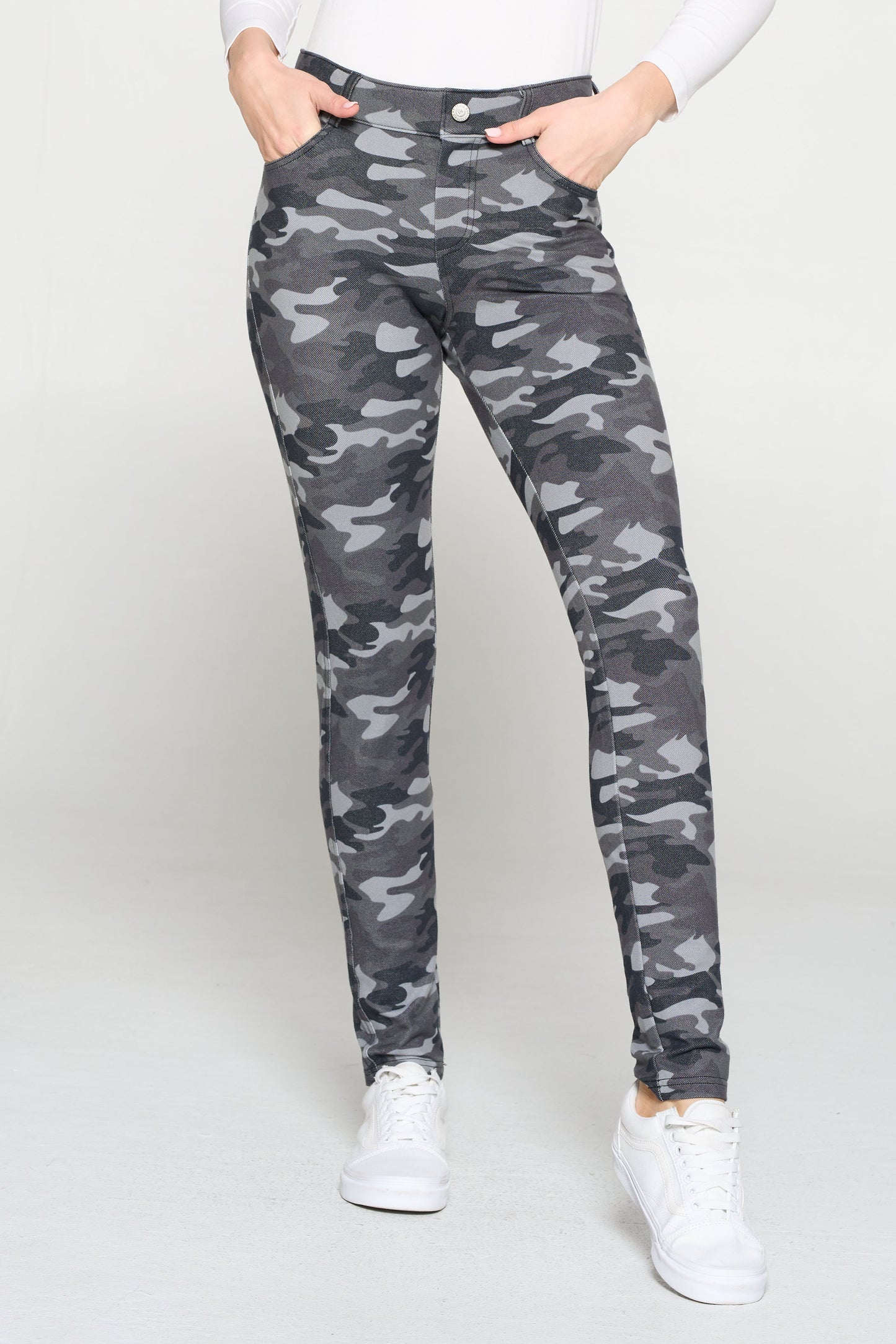 Women's Camouflage 5-Pocket Cotton Blend Jeggings - Yelete