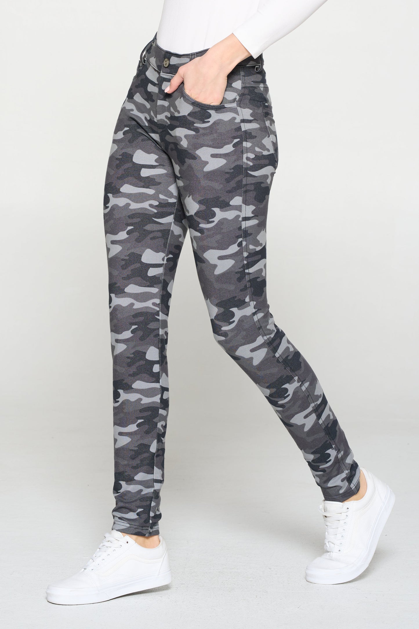 Women's Camouflage 5-Pocket Cotton Blend Jeggings - Yelete