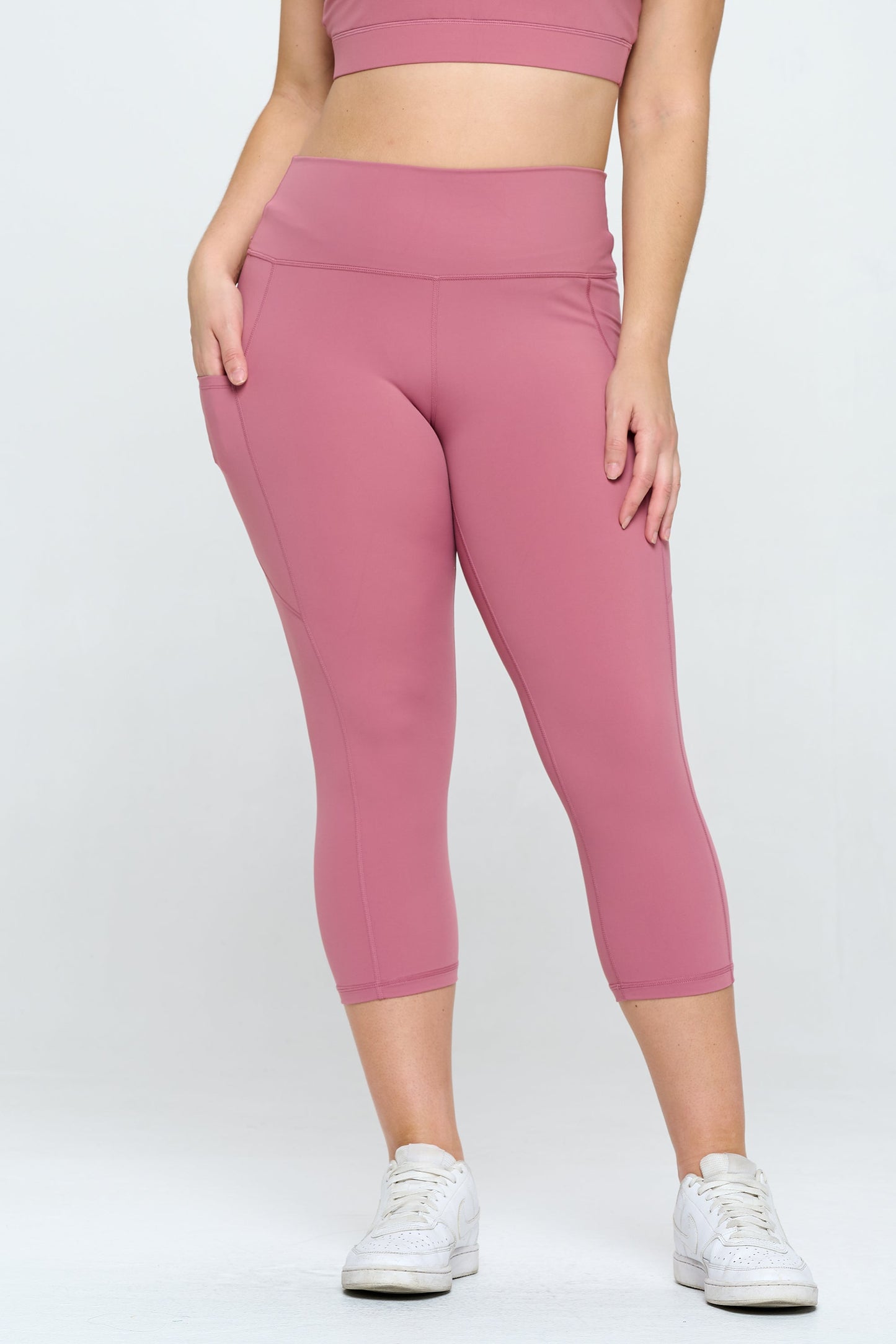 Women's Buttery Soft Activewear Capri Leggings with Pockets