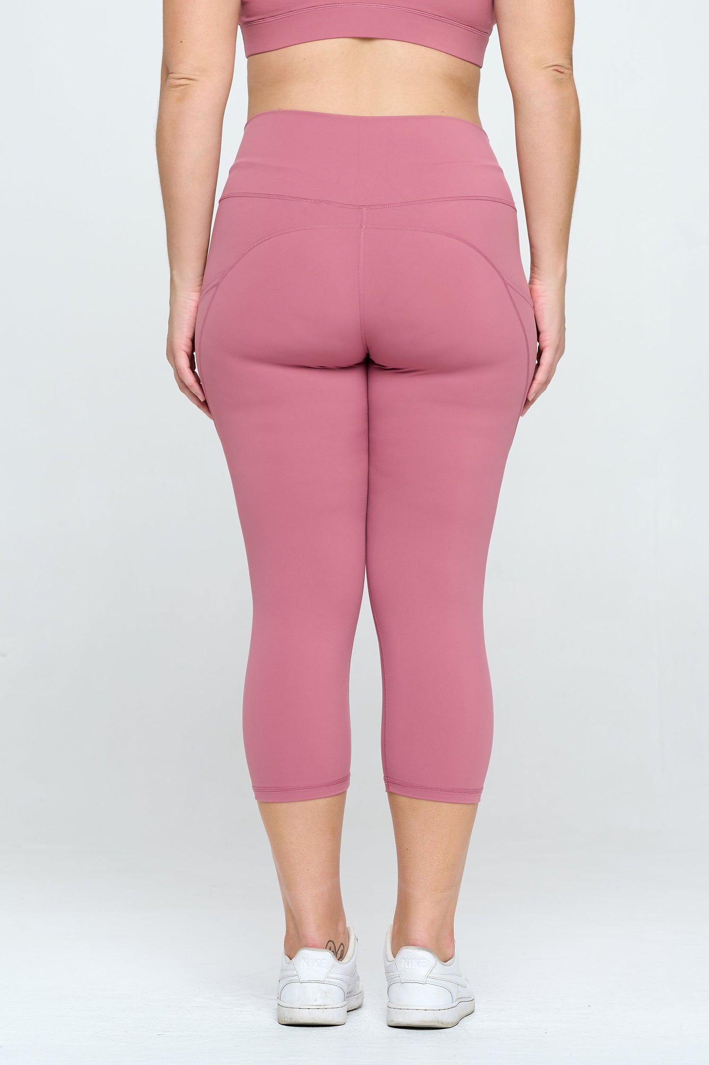 Women's Buttery Soft Activewear Capri Leggings with Pockets