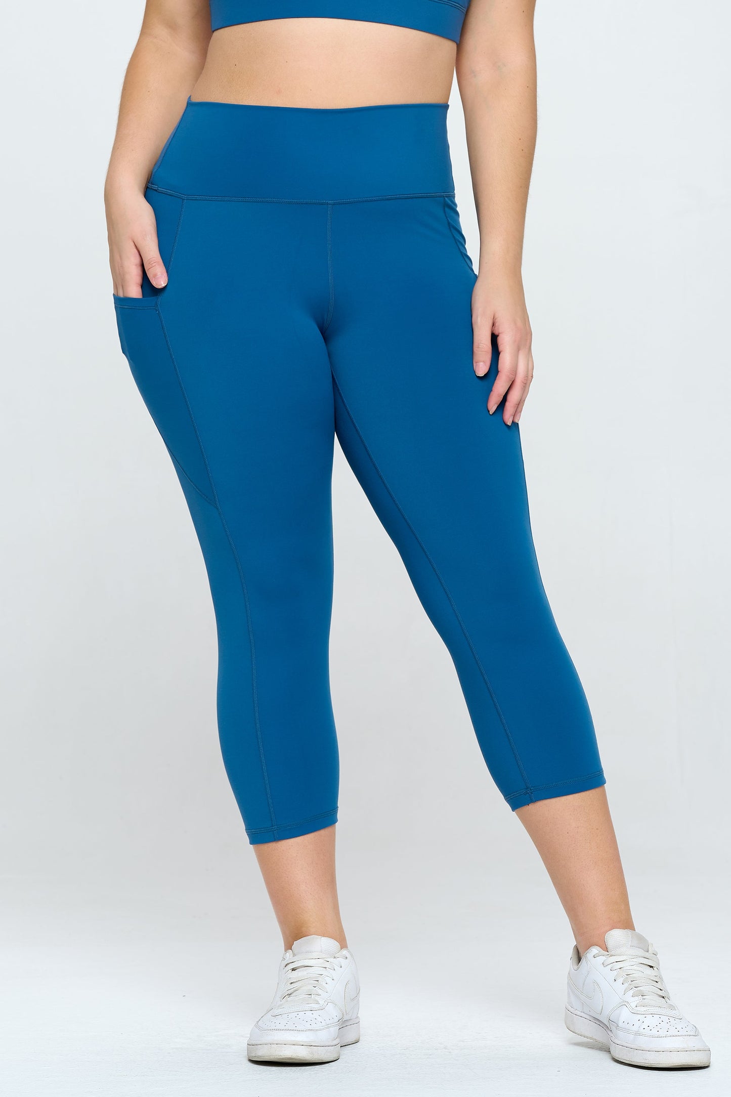 Women's Buttery Soft Activewear Capri Leggings with Pockets