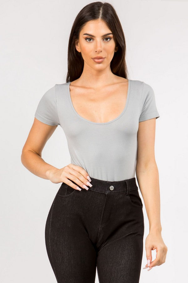 Women's Scoopneck Short Sleeve Seamless Bodysuit - Gray