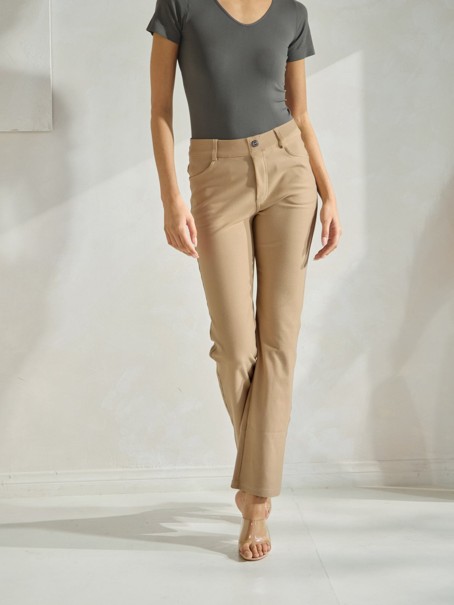 Women's Classic Solid Straight Leg Jeggings - Yelete