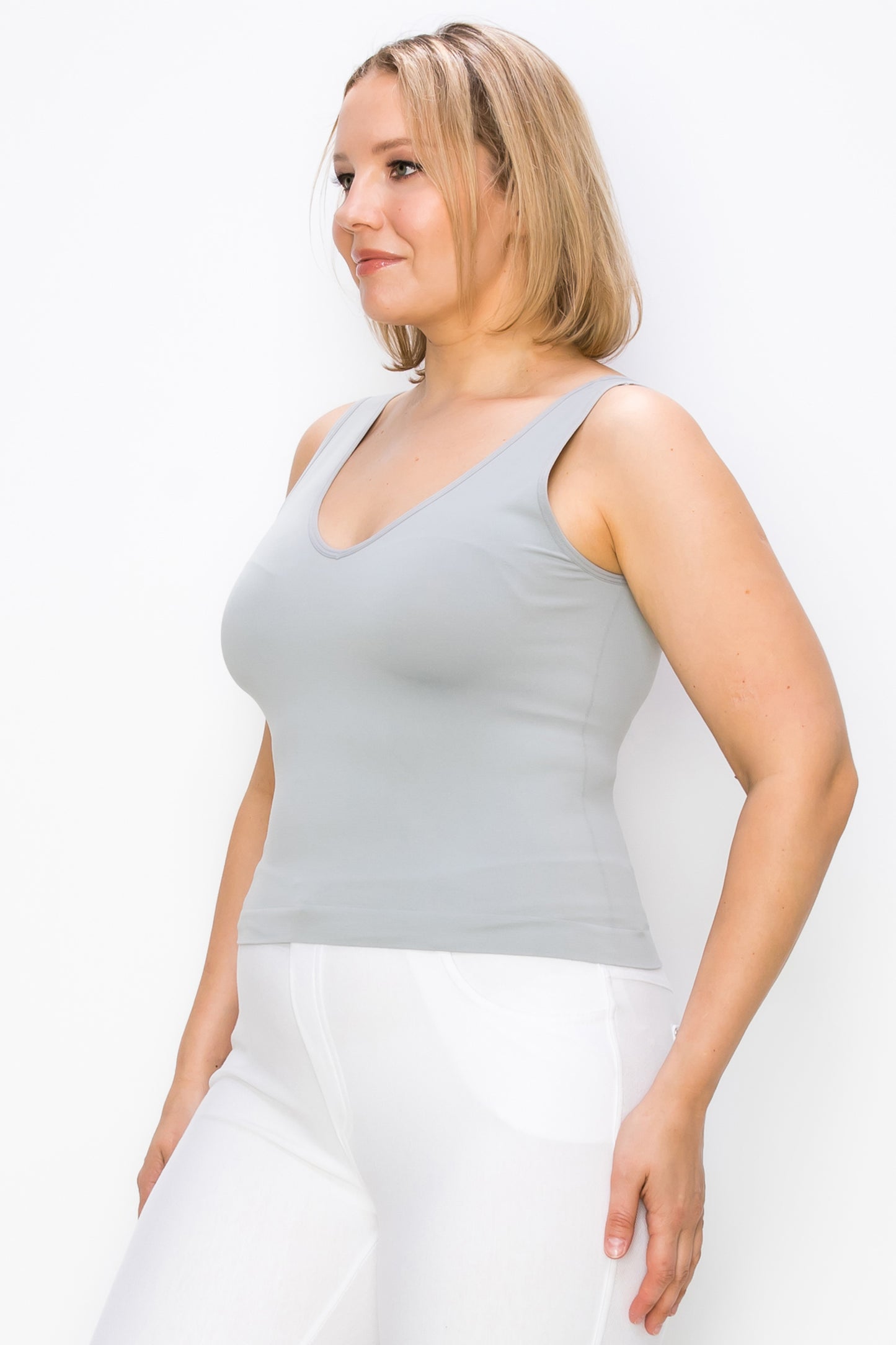 Women's V or U Neckline Reversible Seamless Tank