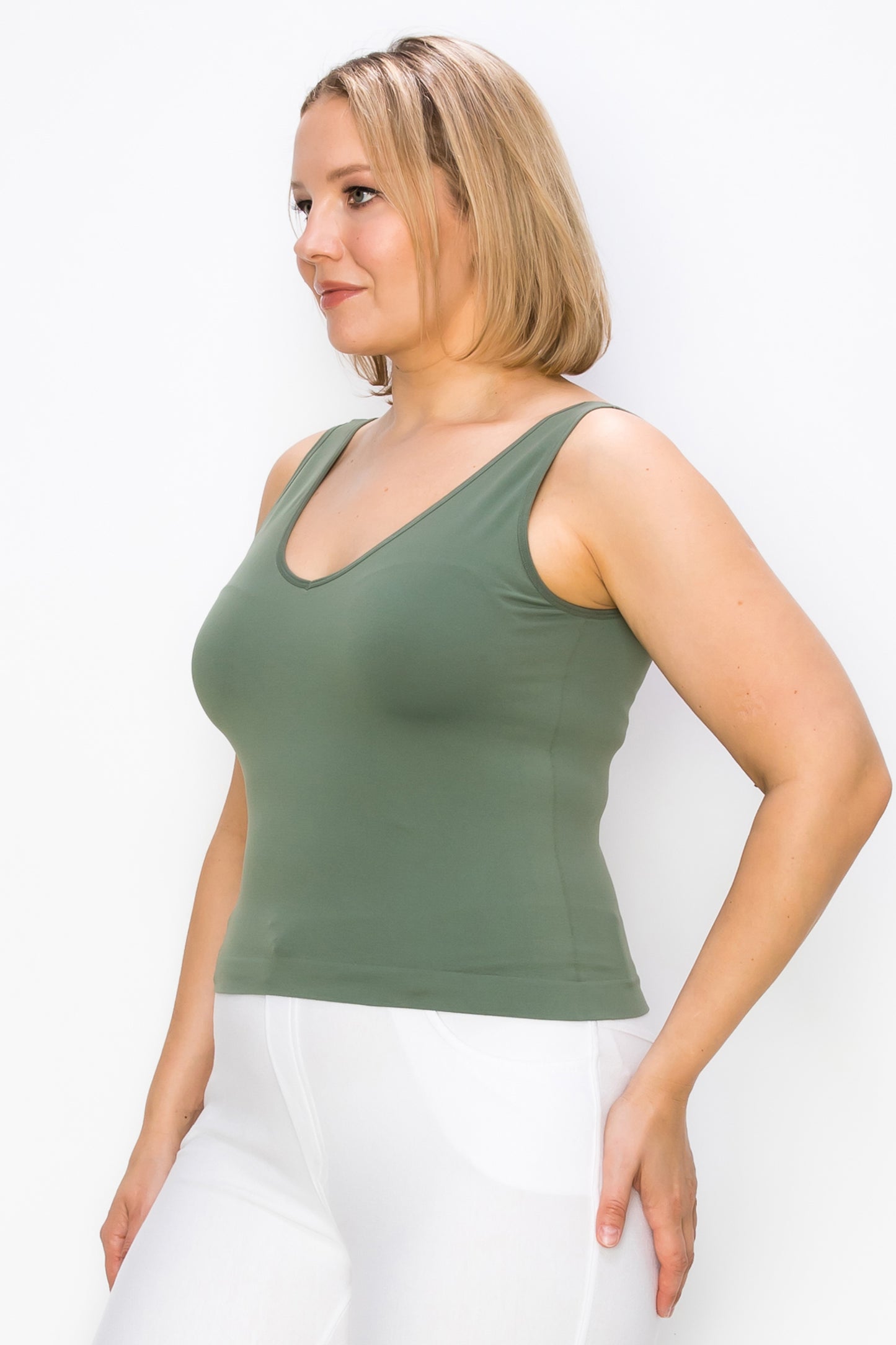Women's V or U Neckline Reversible Seamless Tank