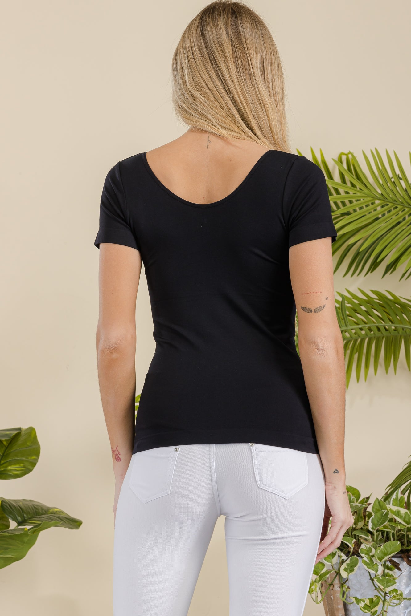Women's Seamless Reversible V-Neck Short Sleeve Top