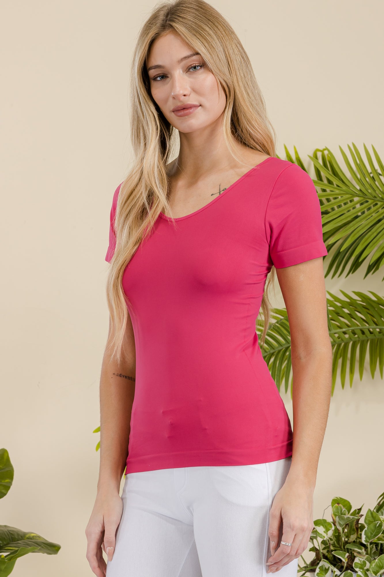 Women's Seamless Reversible V-Neck Short Sleeve Top