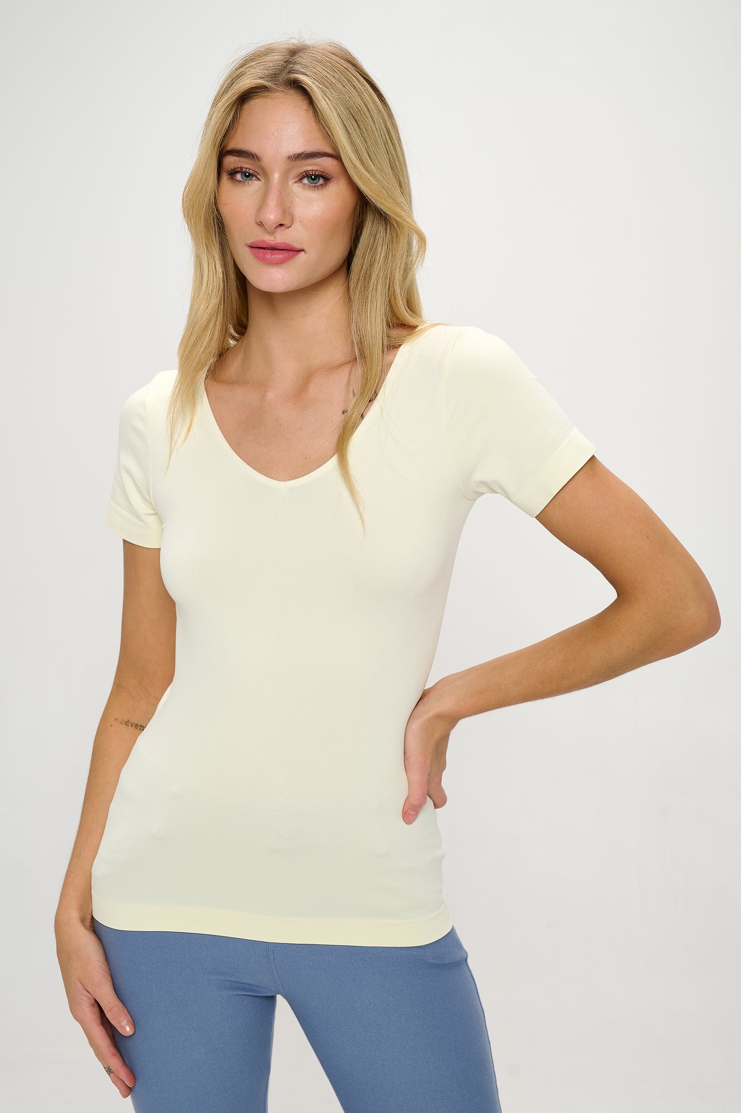 Women's Seamless Reversible V-Neck Short Sleeve Top