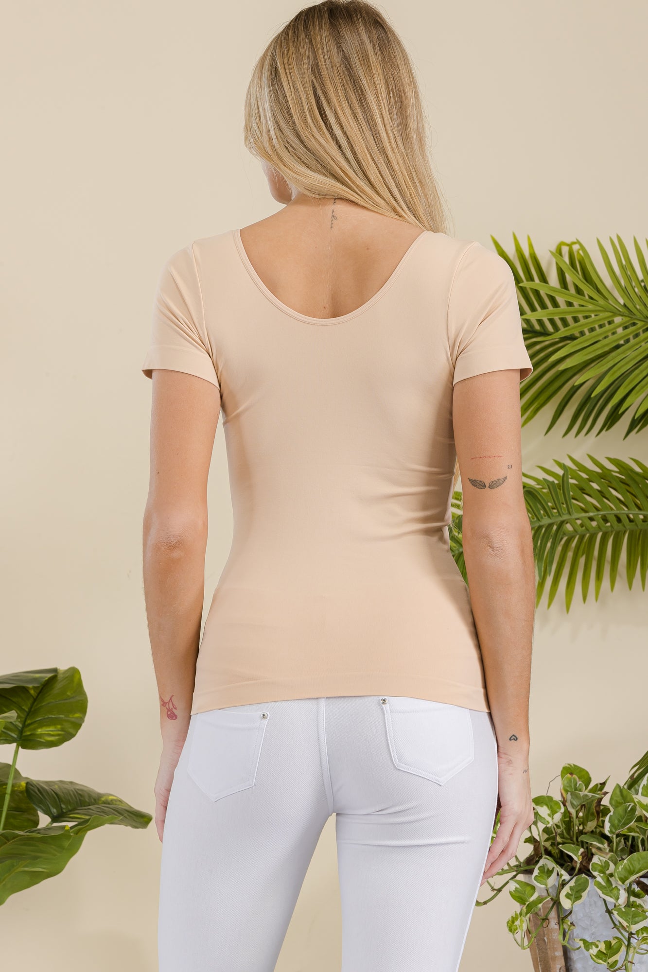 Women's Seamless Reversible V-Neck Short Sleeve Top