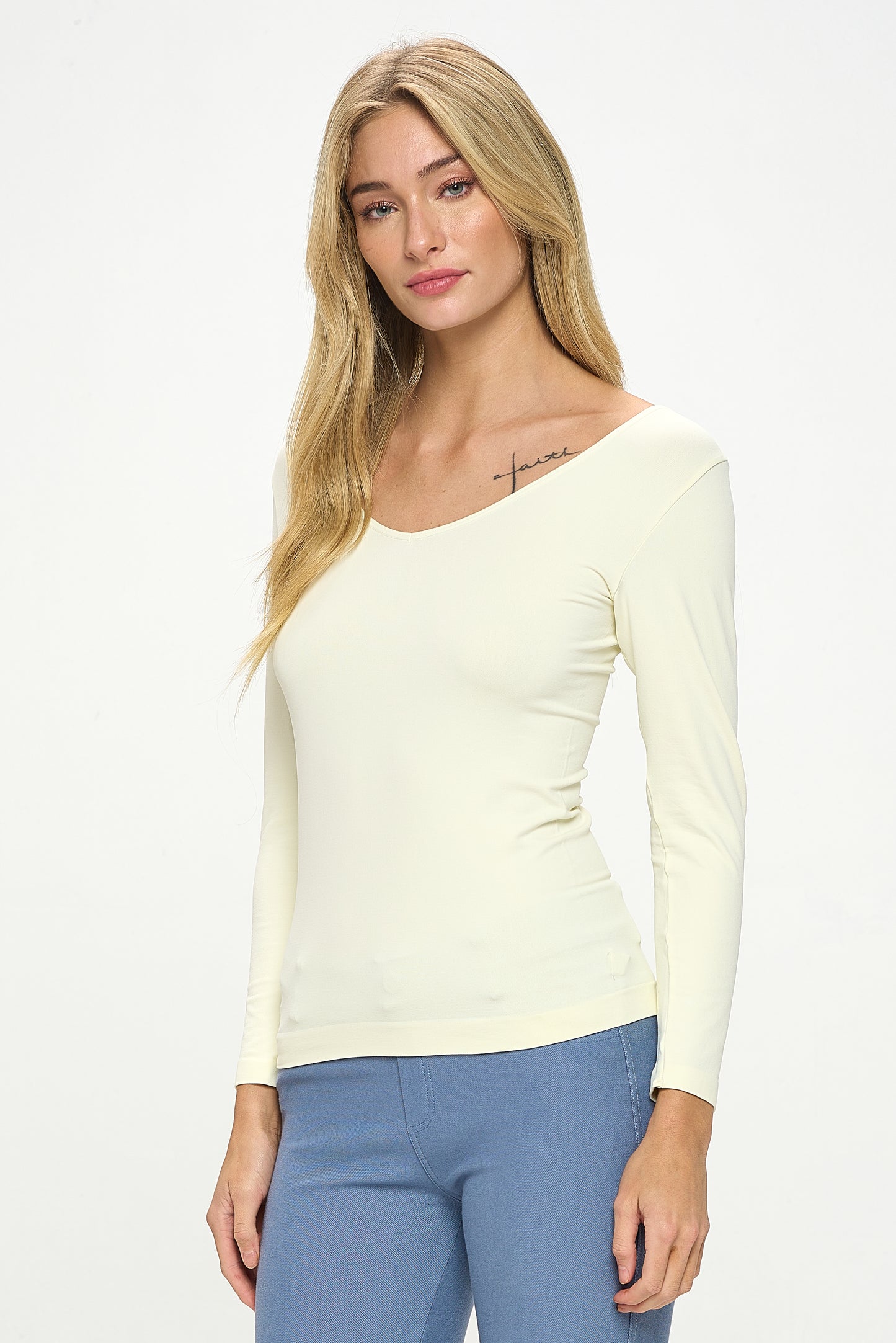 Women's Seamless Reversible V-Neck Long Sleeve Top
