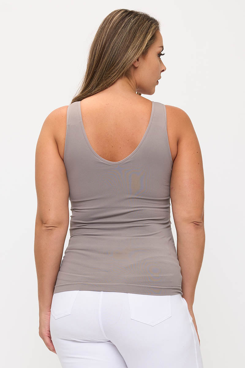 Plus Size Women's Reversible Seamless U/V-Neckline Tank with Built-In Bra - Yelete