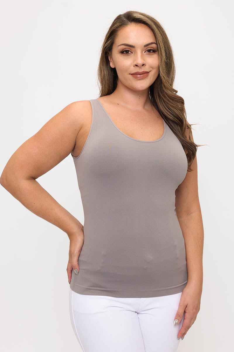 Plus Size Women's Reversible Seamless U/V-Neckline Tank with Built-In Bra - Yelete