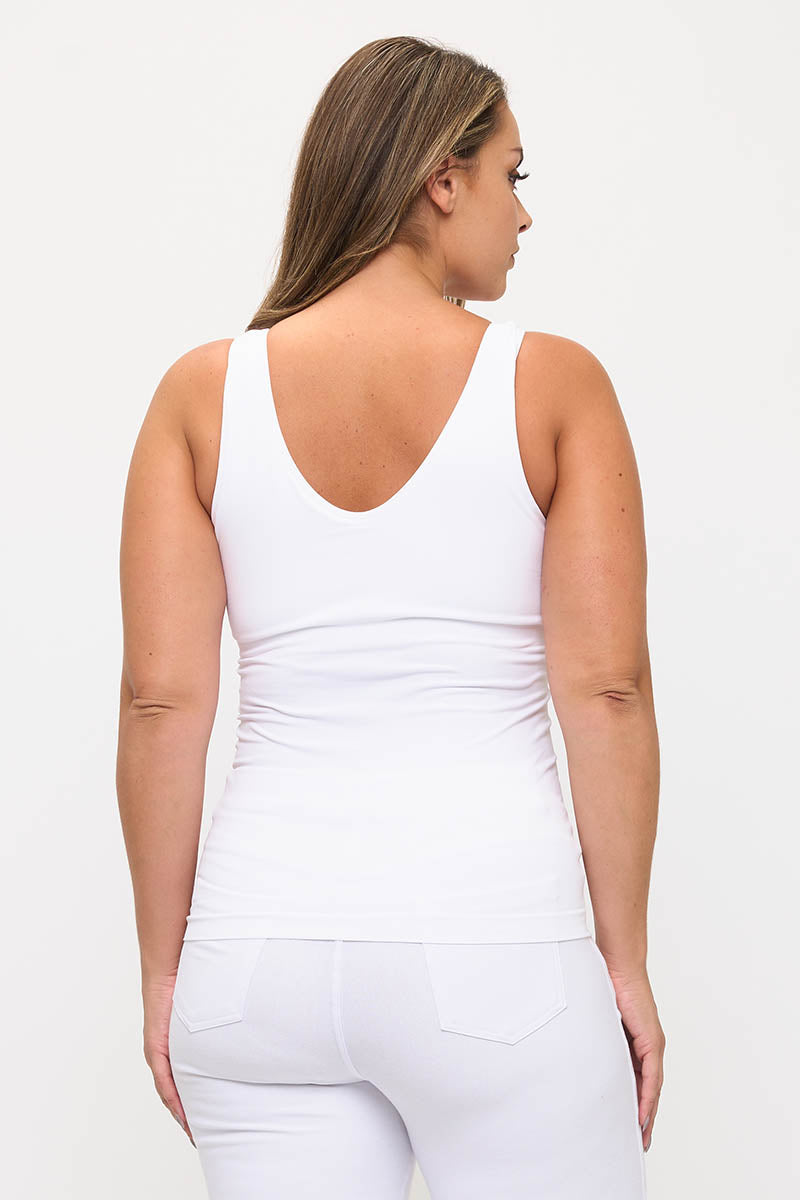 Plus Size Women's Reversible Seamless U/V-Neckline Tank with Built-In Bra - Yelete