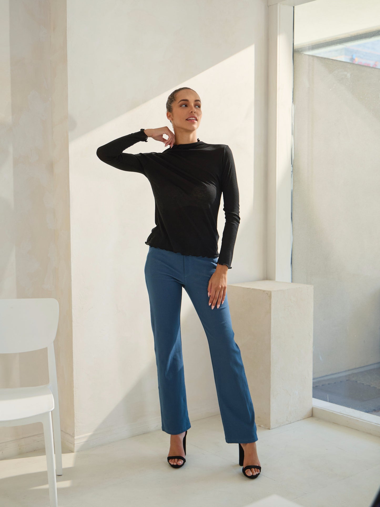 Women's Classic Solid Straight Leg Jeggings - Yelete